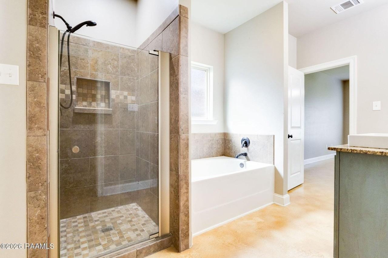 205 Quiet Bluff Dr - Photo 7 of 16