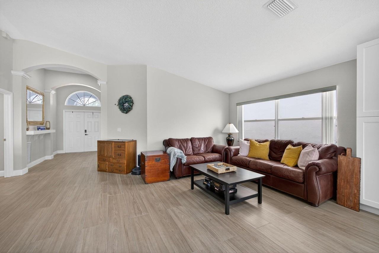 15155 Newquay Ct - Photo 5 of 30
