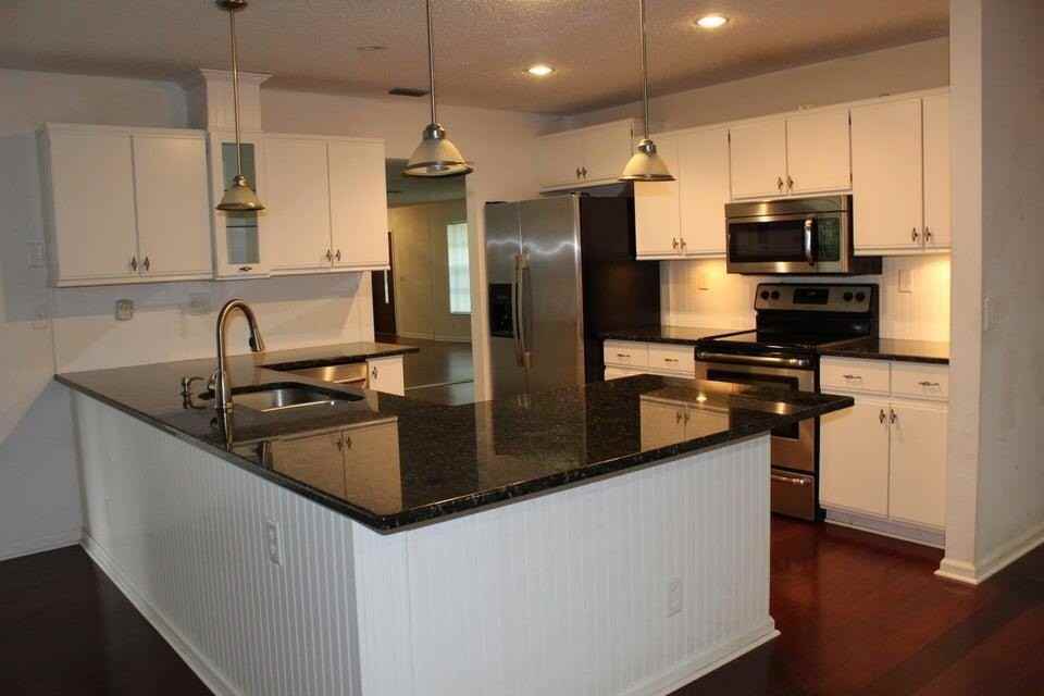 13880 Paddock Dr - Photo 2 of 14