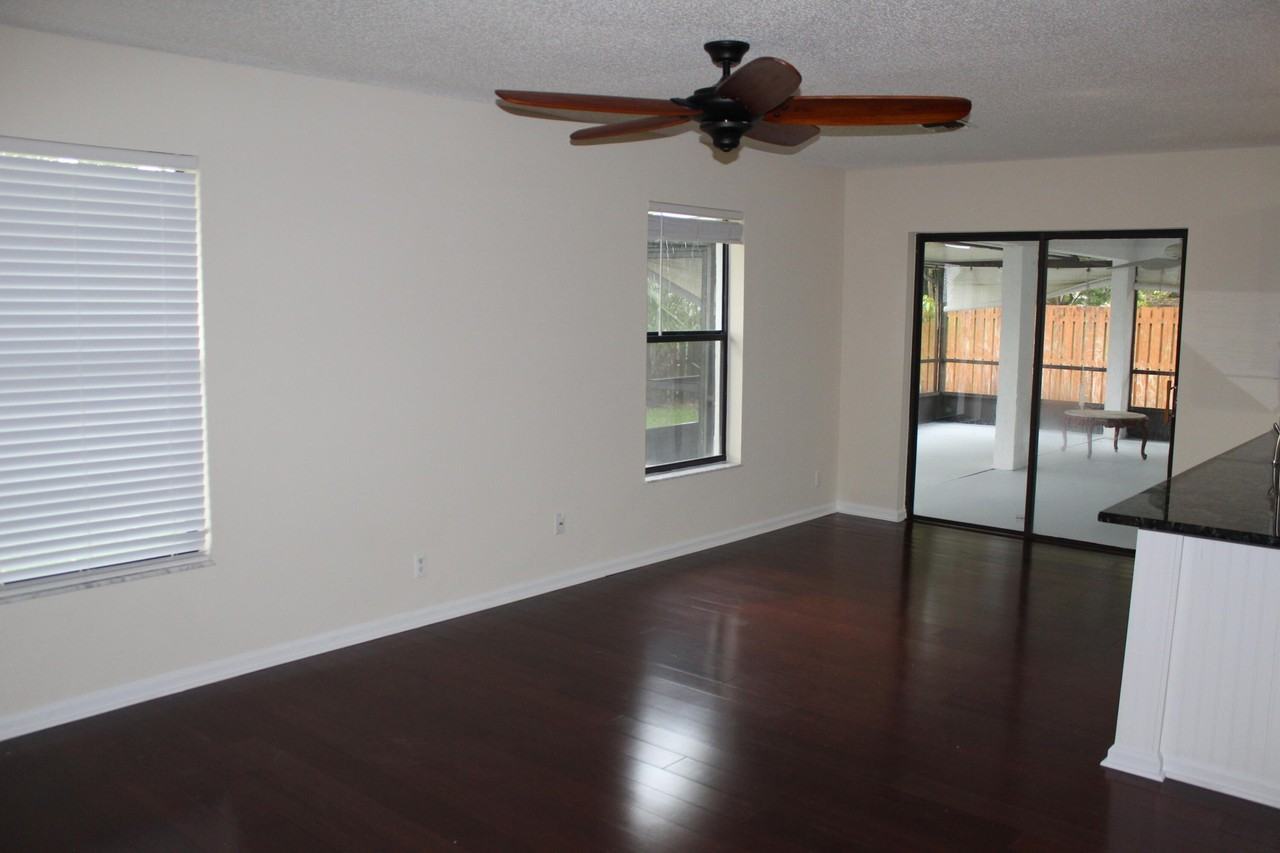 13880 Paddock Dr - Photo 5 of 14