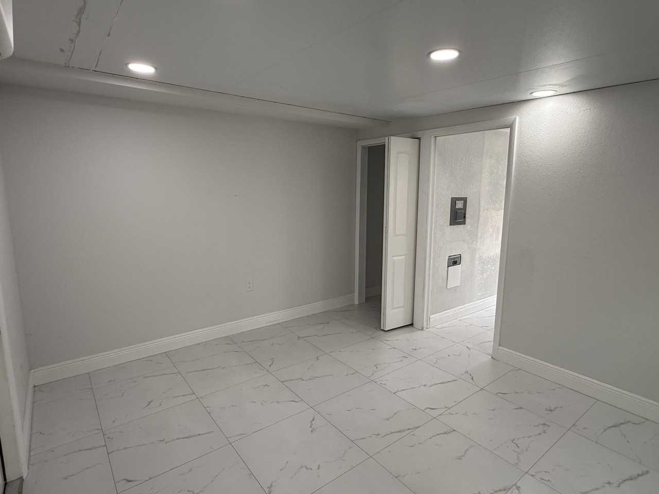 4904 Dillon St #C - Photo 4 of 6