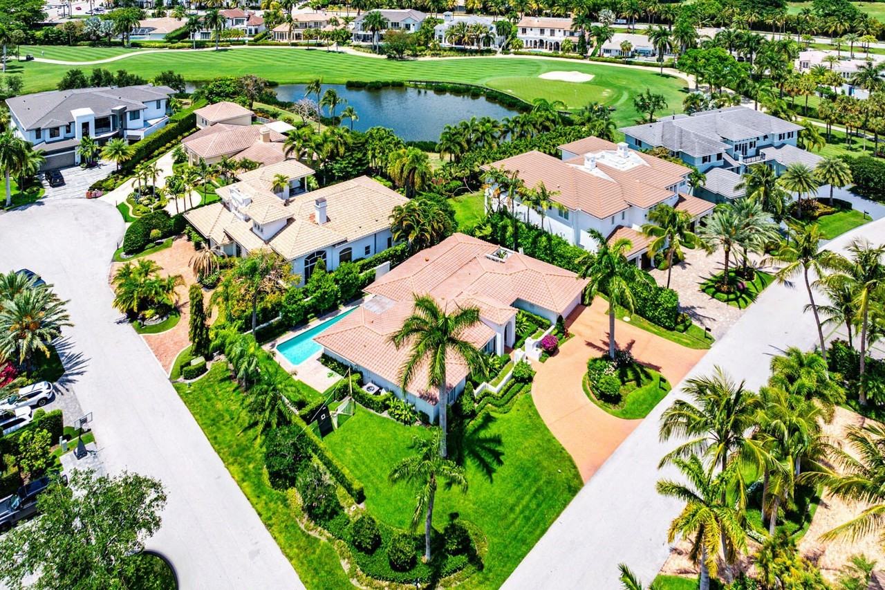 1251 Thatch Palm Dr - Photo 4 of 44