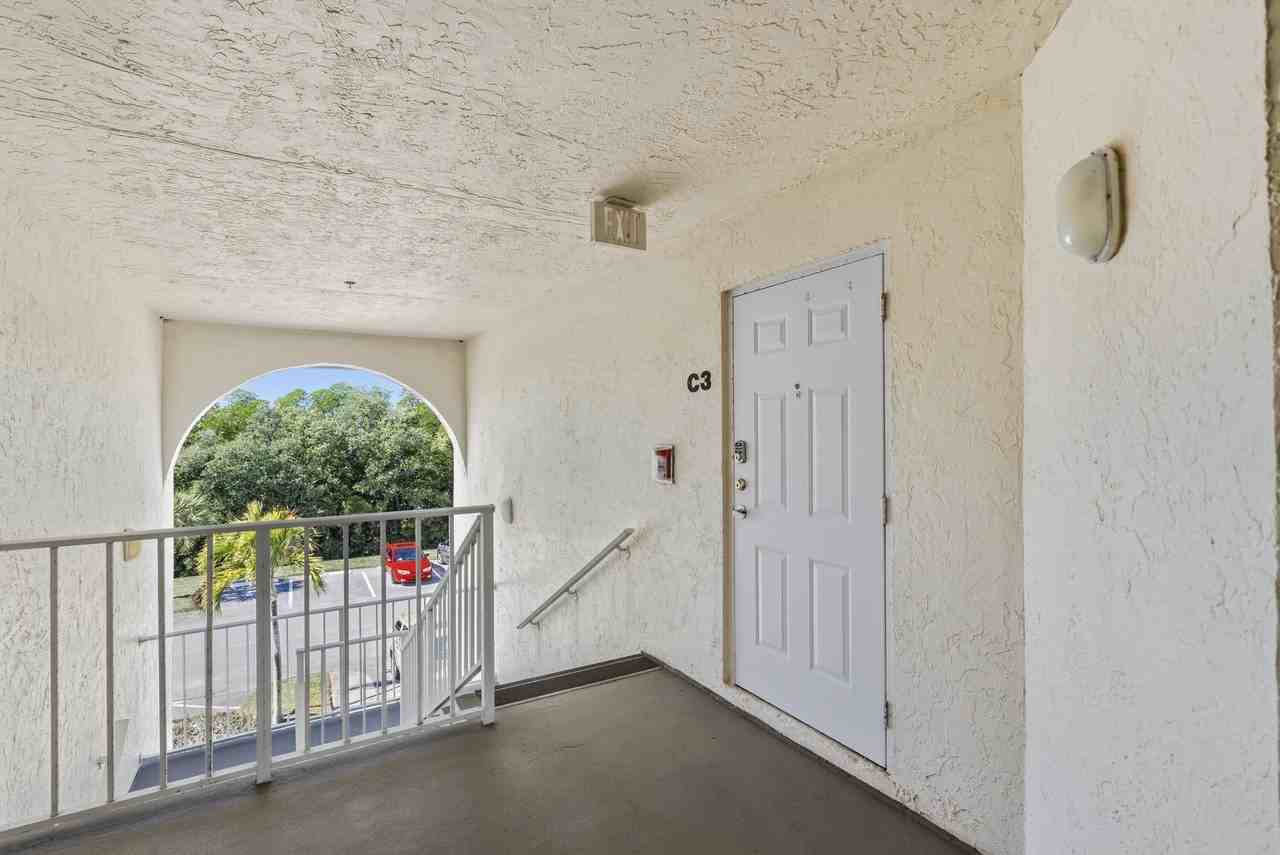 4452 Ne Ocean Blvd #C3 - Photo 4 of 38