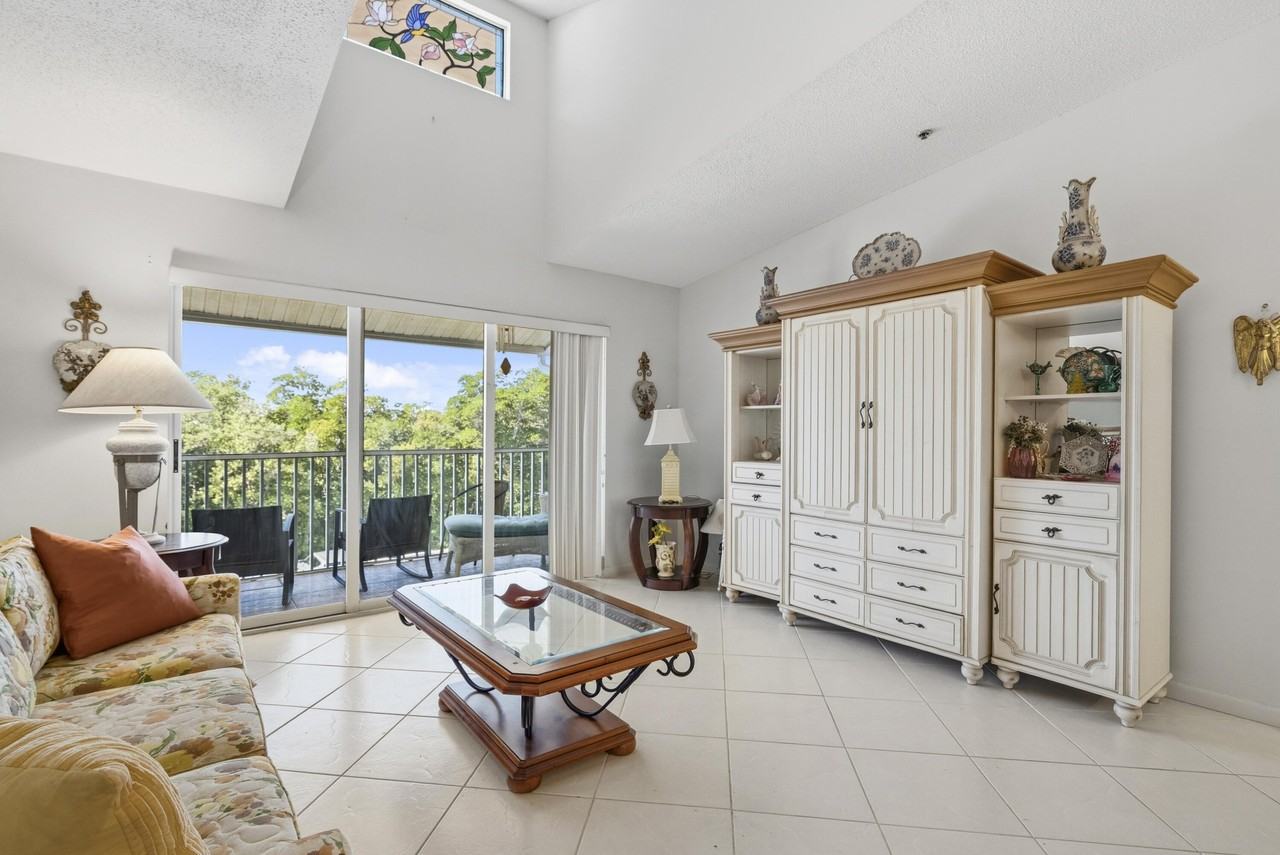 4452 Ne Ocean Blvd #C3 - Photo 6 of 38