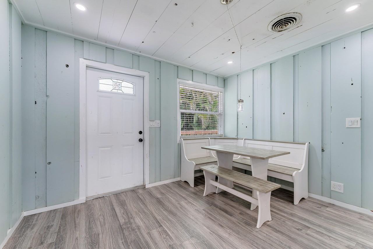 856 Sw Rustic Cir - Photo 5 of 41