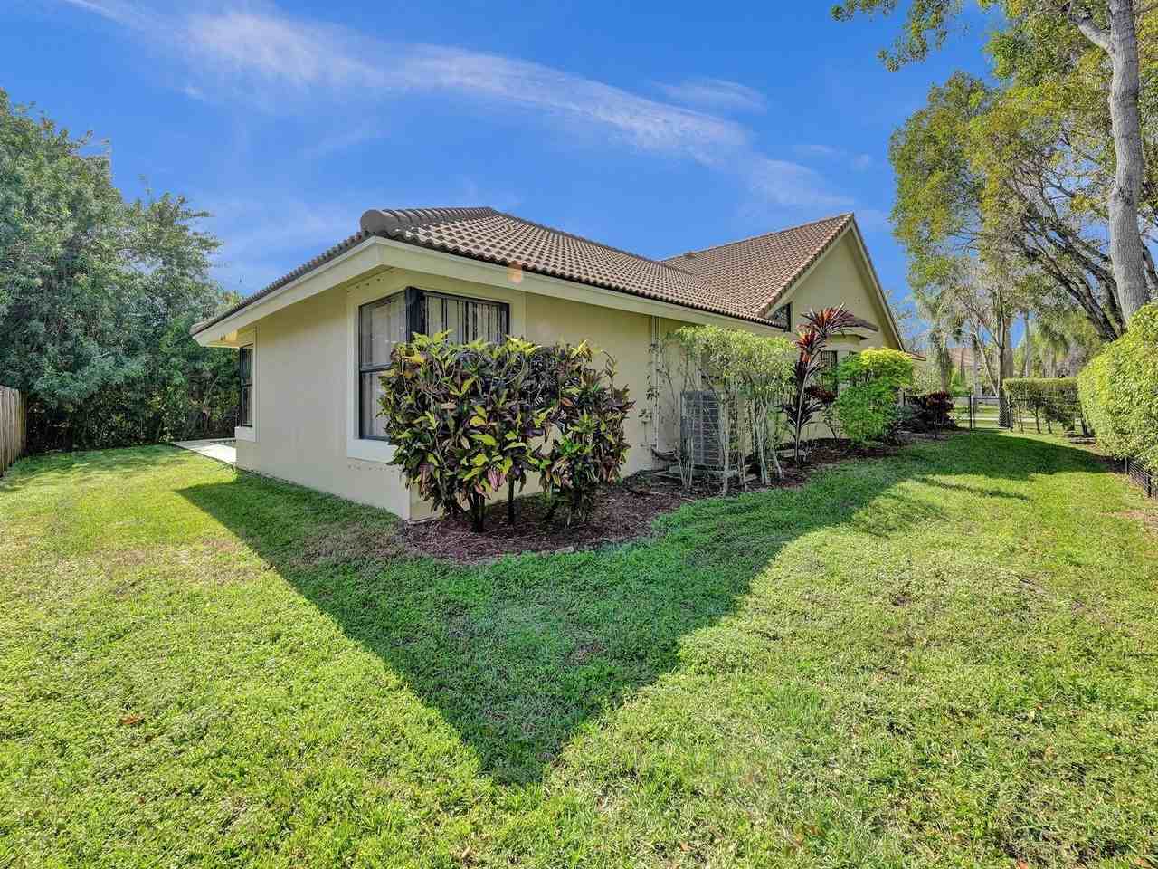 5029 Nw 98th Ln - Photo 6 of 36