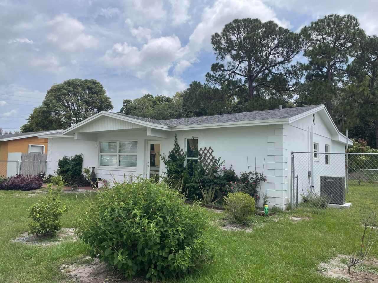 294 Springfield Dr - Photo 2 of 16