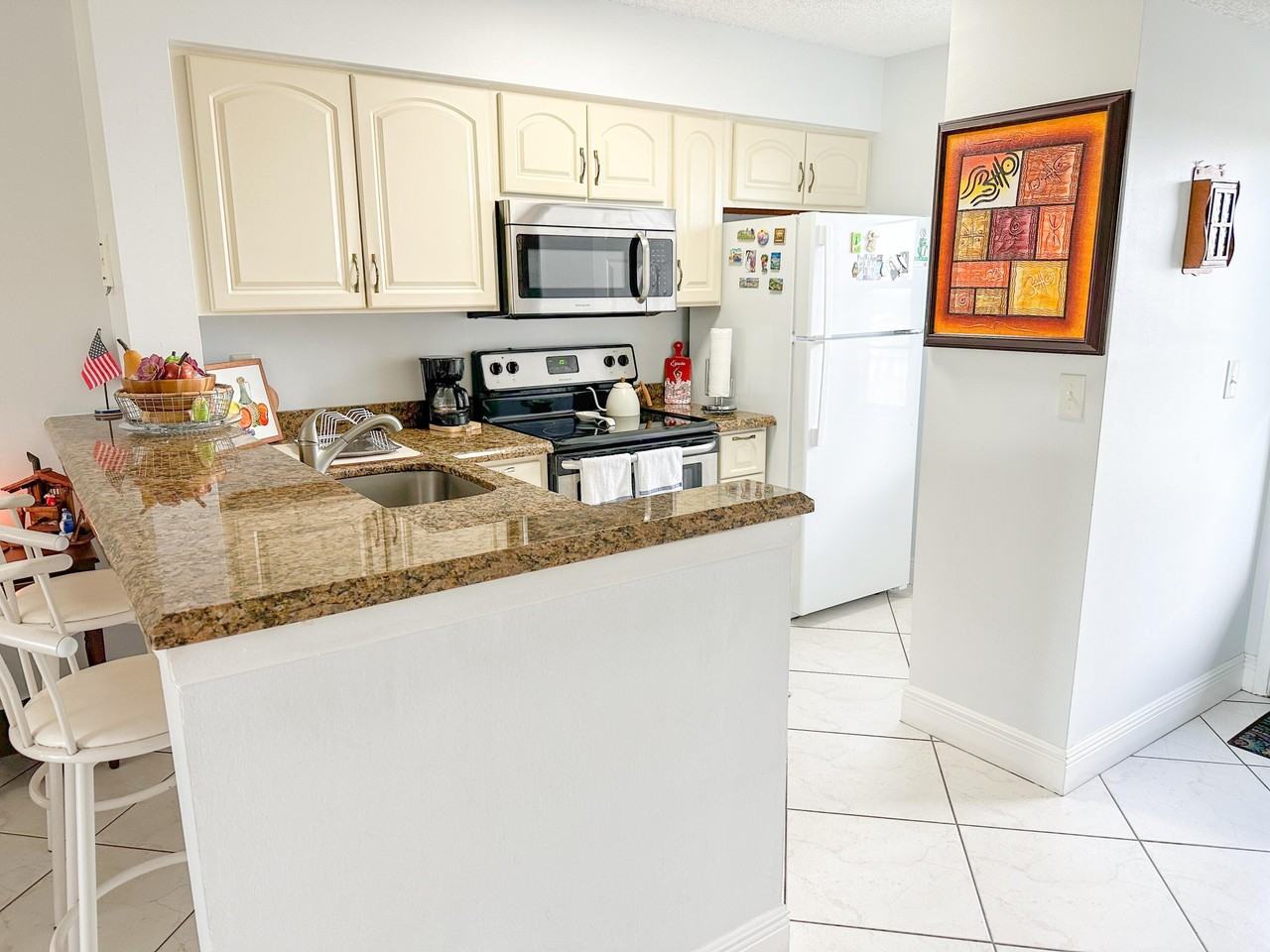 2222 N Cypress Bend Dr #403 - Photo 5 of 23