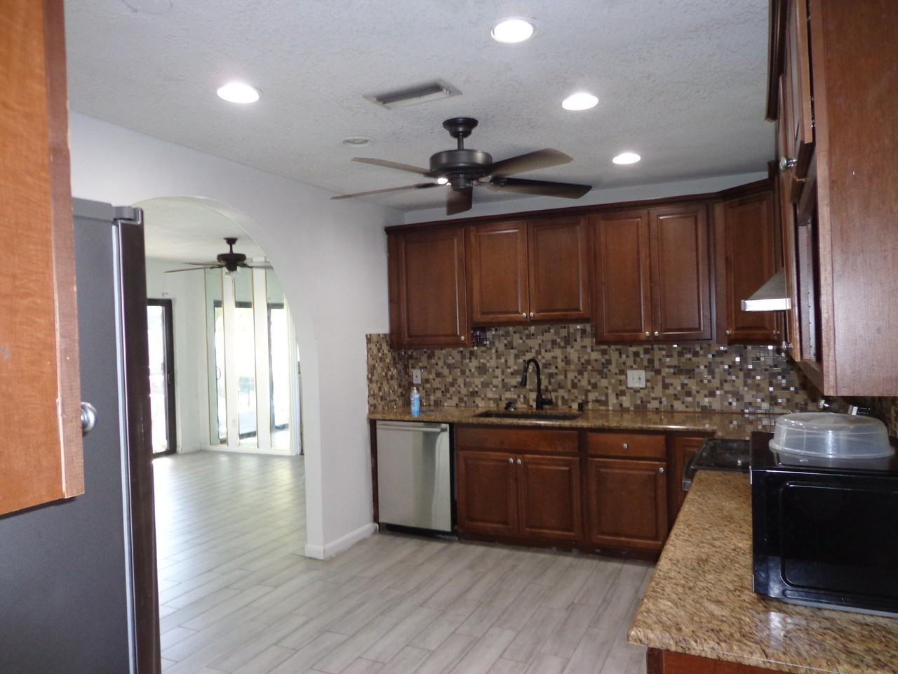 151 Cordoba Cir - Photo 7 of 24