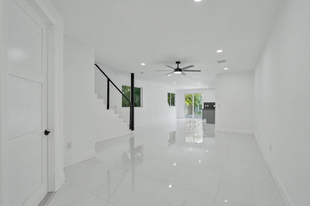 1215 W Las Olas Blvd #1215 - Photo 3 of 25