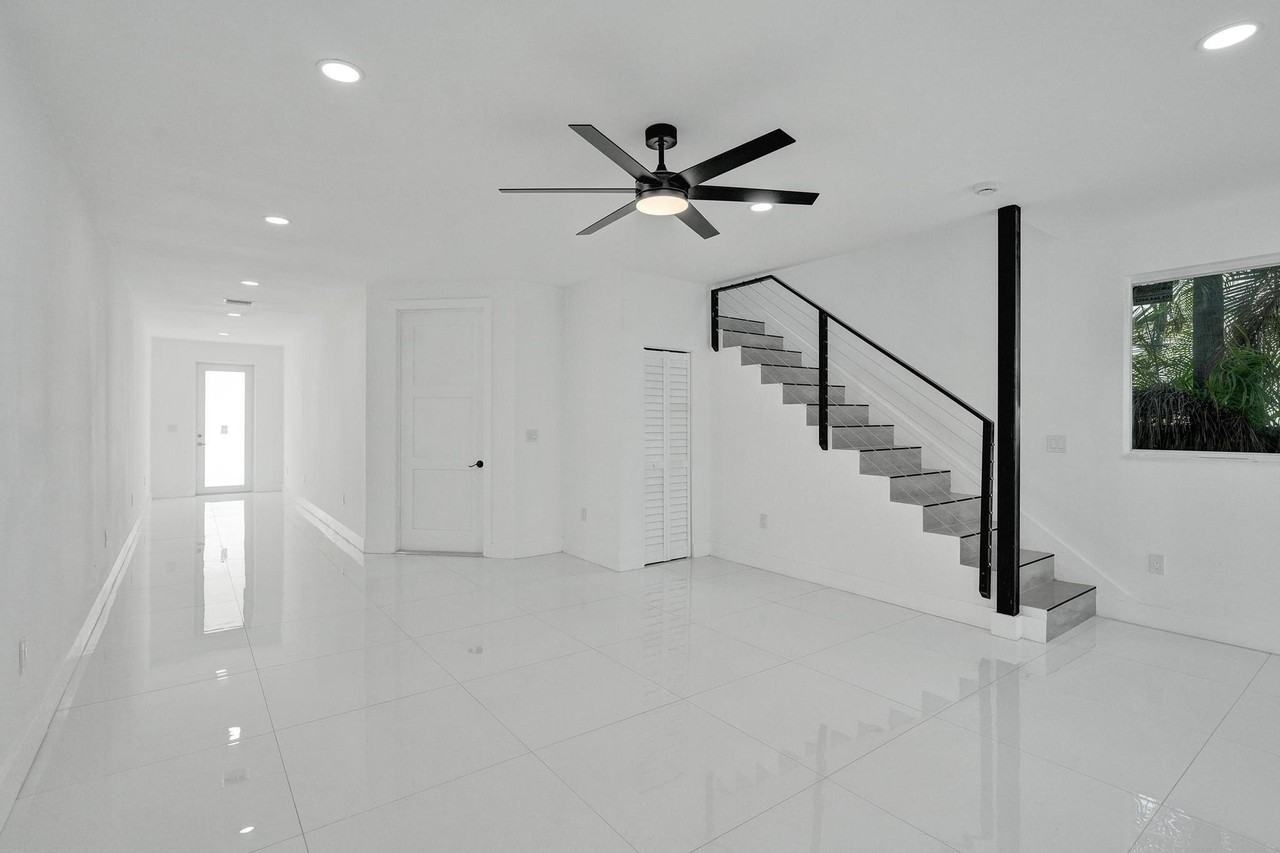 1215 W Las Olas Blvd #1215 - Photo 4 of 25