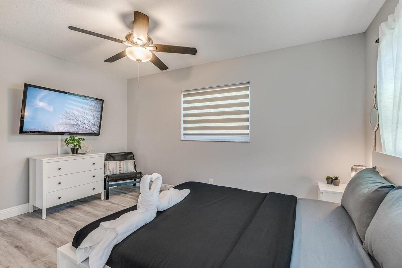 1051 Sw 32nd Ct #1 - Photo 6 of 13
