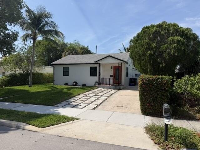 211 Princeton Dr - Photo 2 of 22