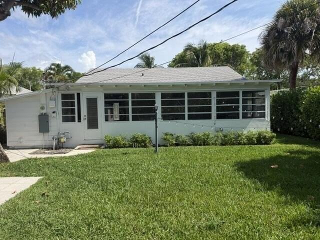 211 Princeton Dr - Photo 3 of 22