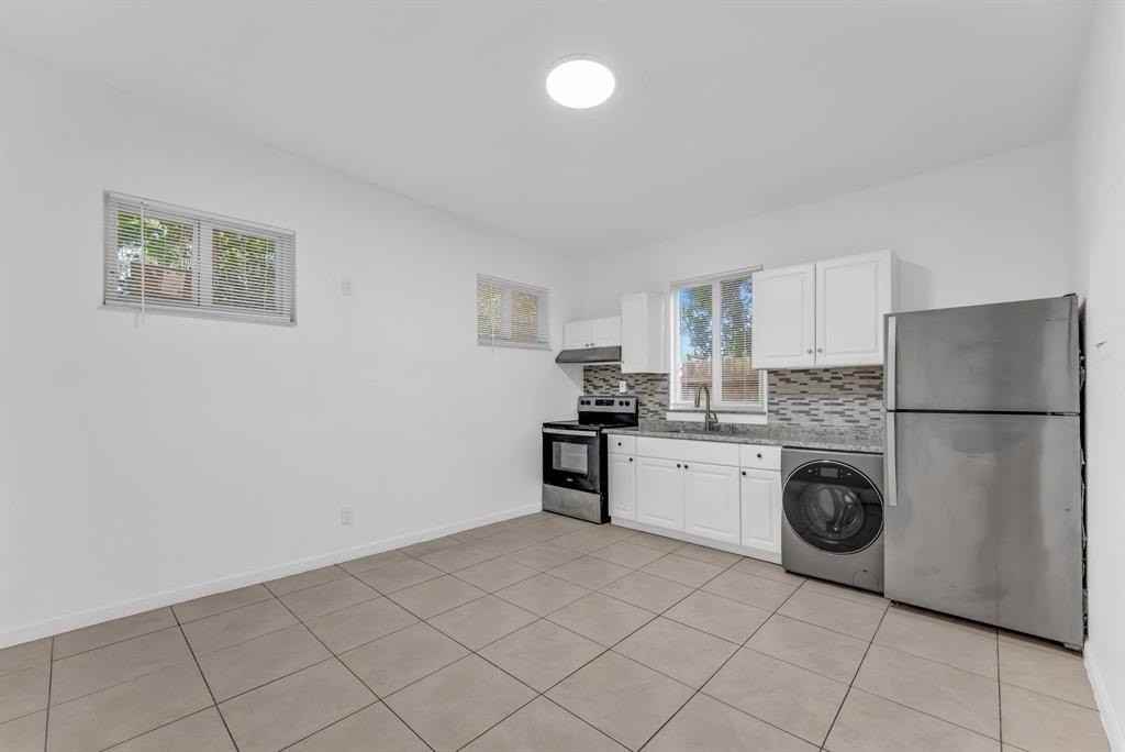 1340 Ne 1st Ave - Photo 3 of 7