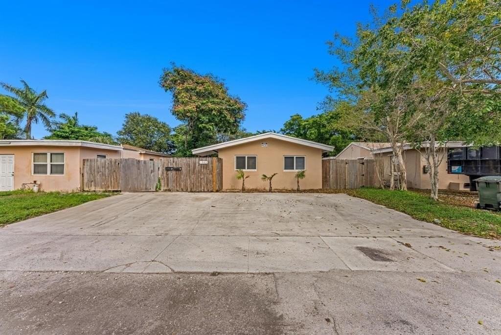 1340 Ne 1st Ave - Photo 4 of 7