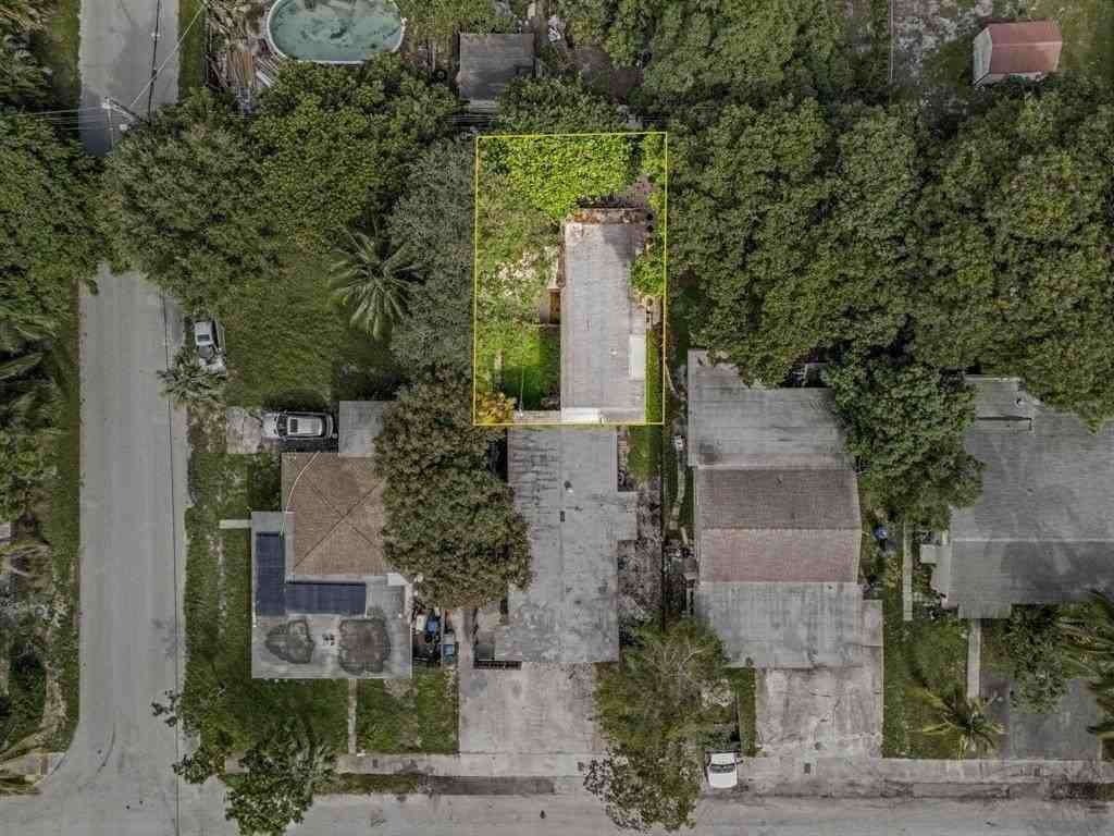 1340 Ne 1st Ave - Photo 6 of 7