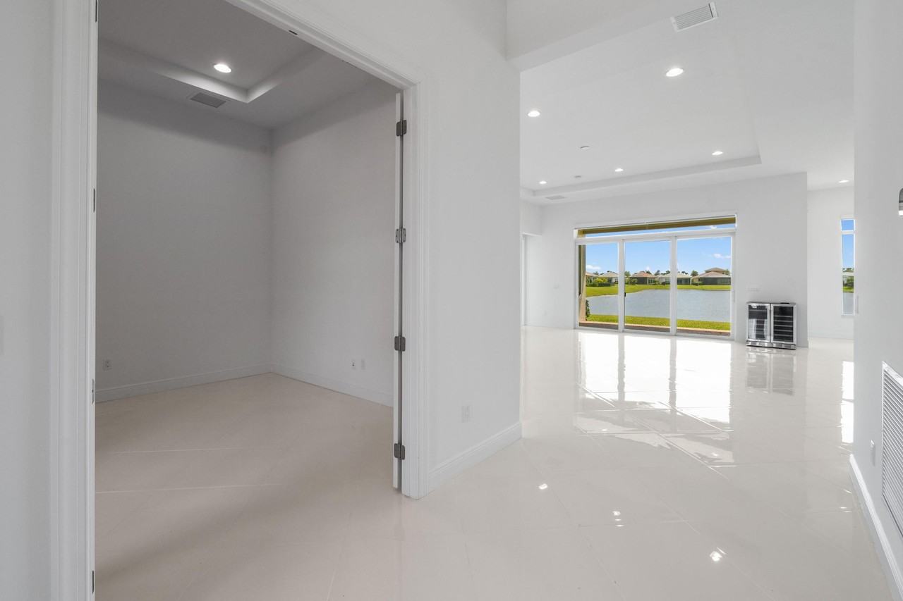 9019 Sw Terzi Way - Photo 6 of 50