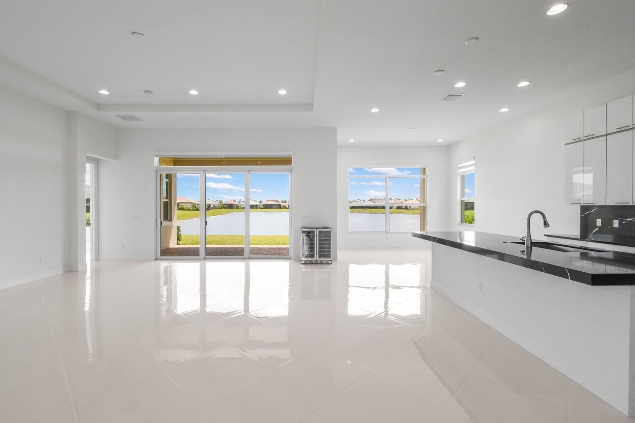 9019 Sw Terzi Way - Photo 7 of 50