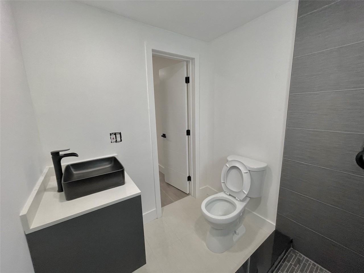 1705 Rodman St - Photo 2 of 4