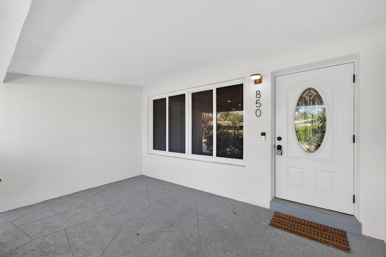 850 Se 1st Ave - Photo 5 of 49
