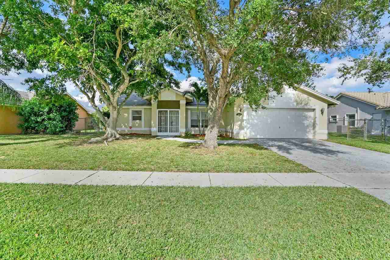 10567 Paso Fino Dr - Photo 2 of 37