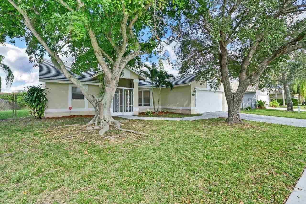 10567 Paso Fino Dr - Photo 2 of 38