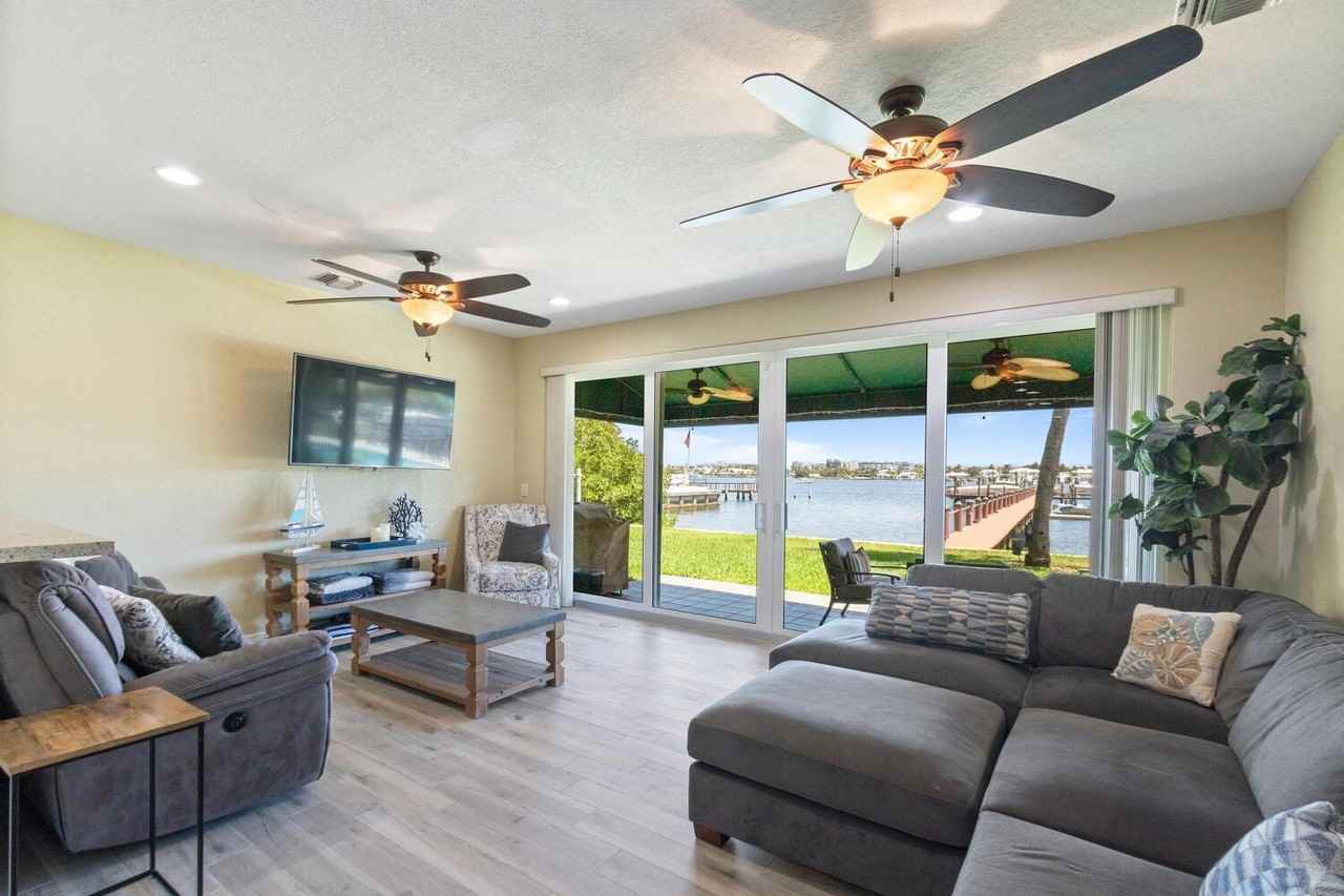 316 N Lake Dr - Photo 4 of 50