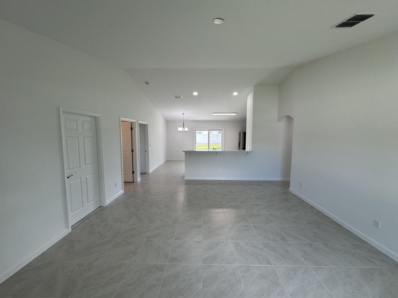 532 Sw Buswell Ave - Photo 3 of 37