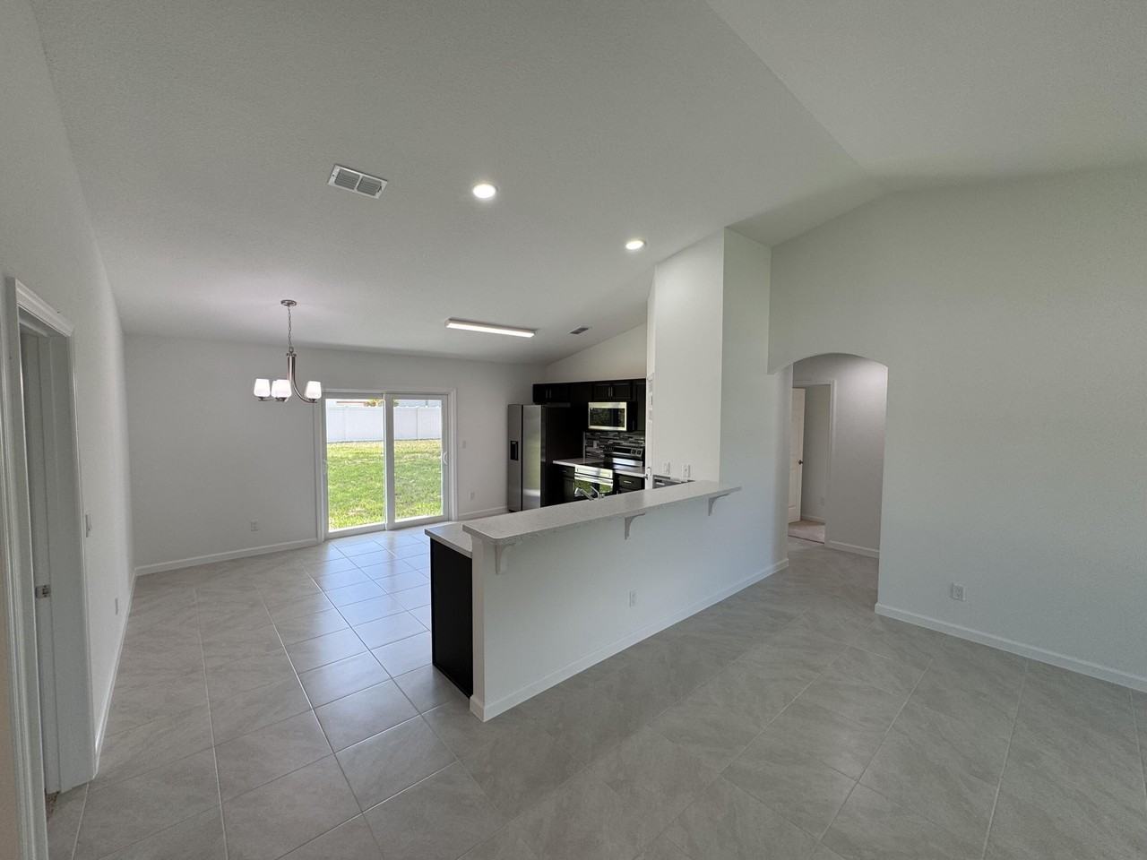 532 Sw Buswell Ave - Photo 6 of 37
