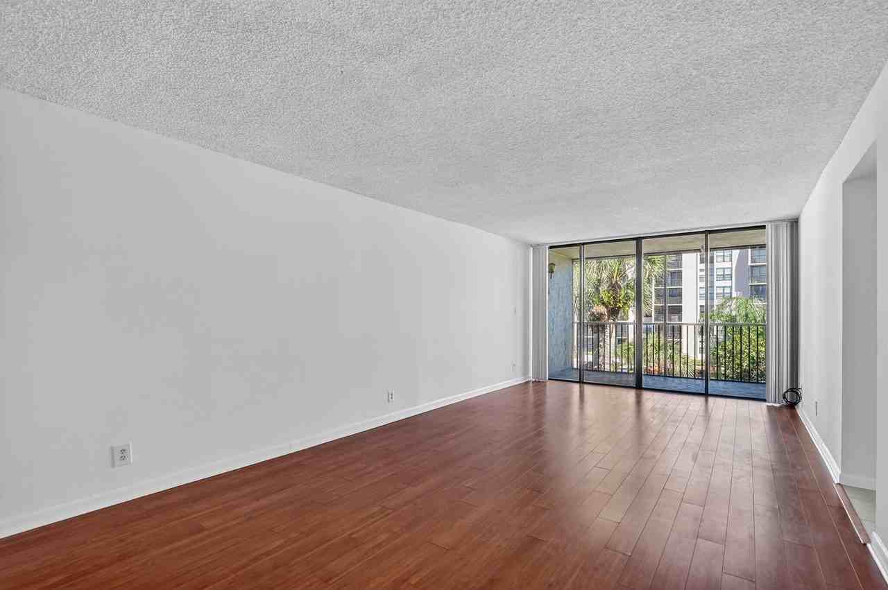 11 Royal Palm Way #3040 - Photo 5 of 50