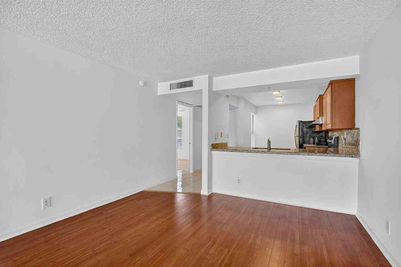 11 Royal Palm Way #3040 - Photo 7 of 50