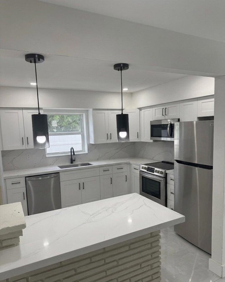 29 Se 8th St - Photo 2 of 11