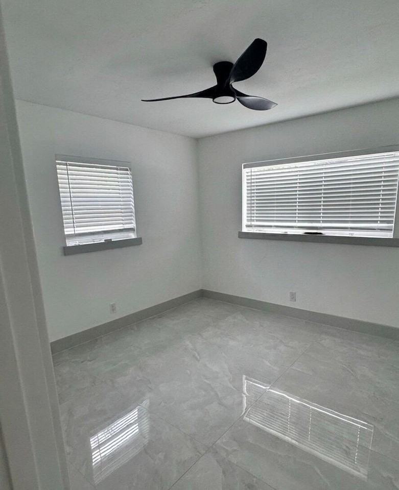 29 Se 8th St - Photo 5 of 11