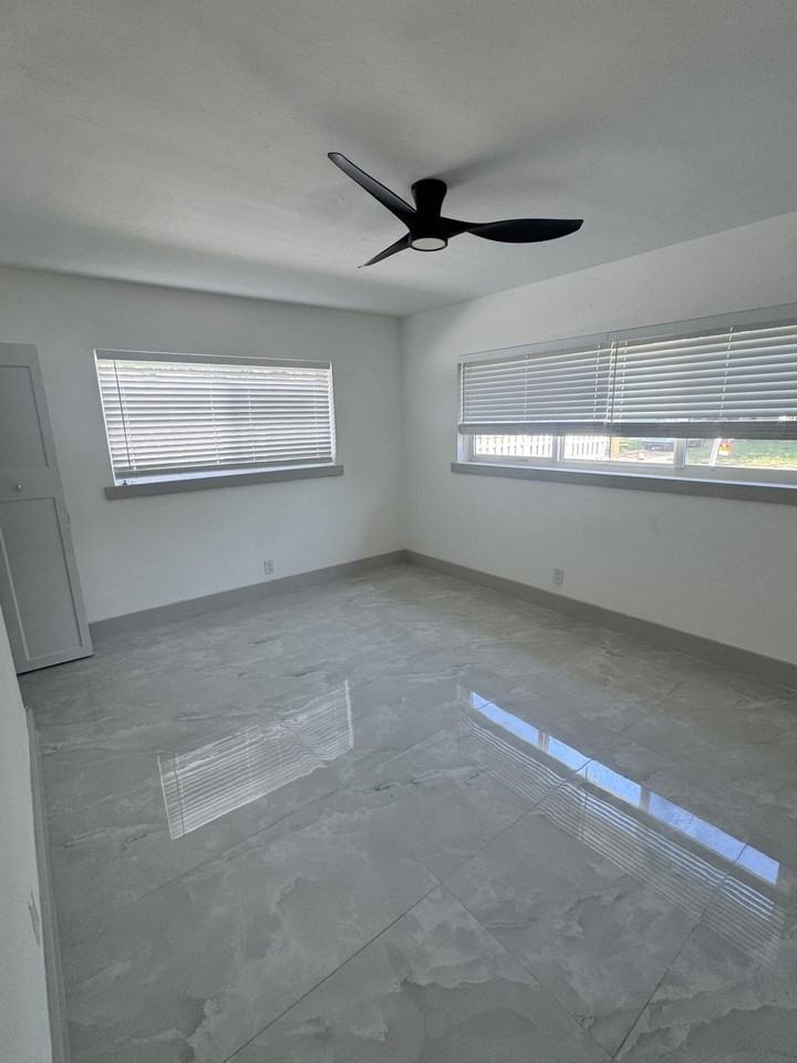 29 Se 8th St - Photo 7 of 11