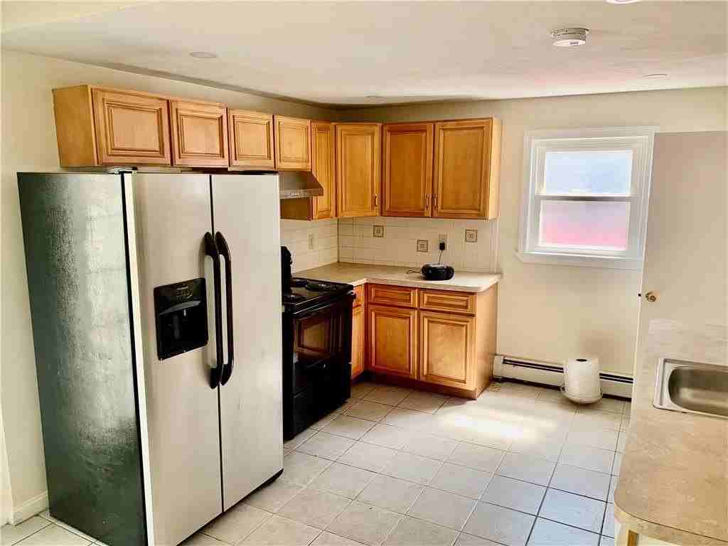 116 Summer St - Photo 3 of 25