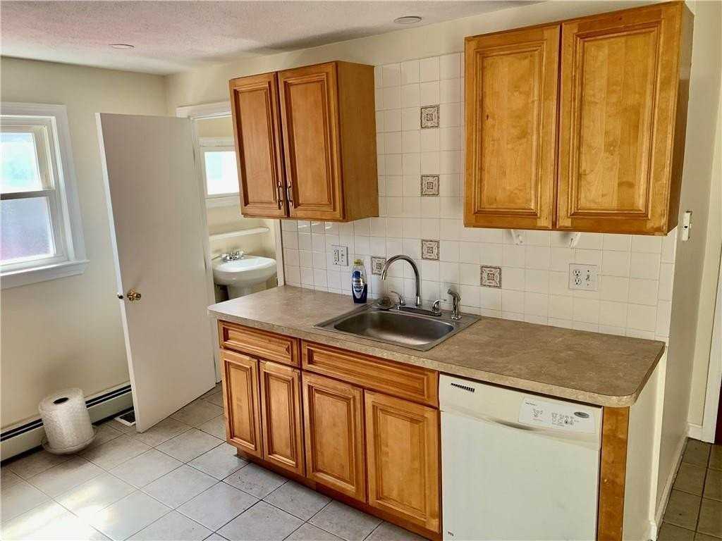 116 Summer St - Photo 4 of 25