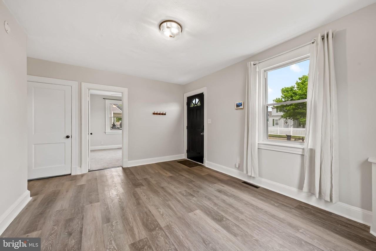 18 Crafton Rd - Photo 2 of 22