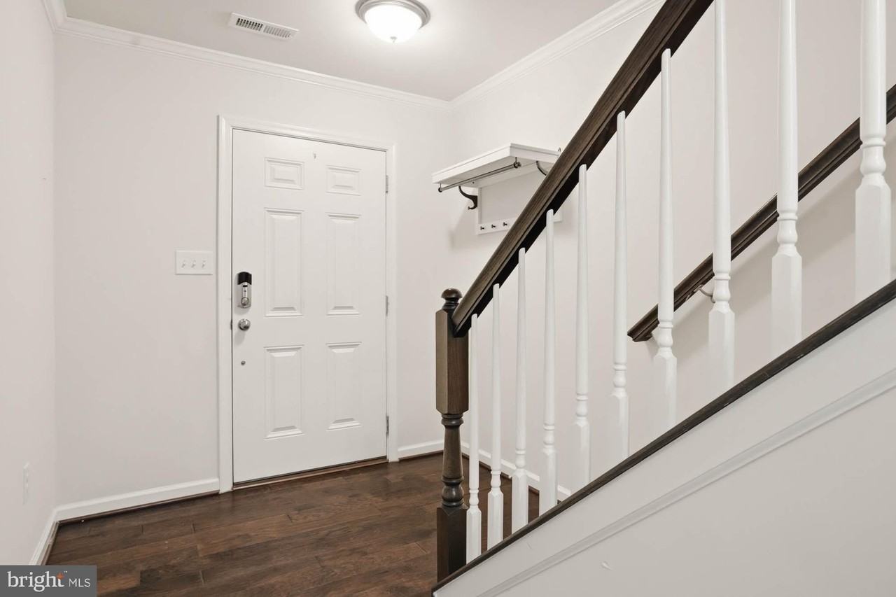 8001 Alchemy Way - Photo 3 of 30