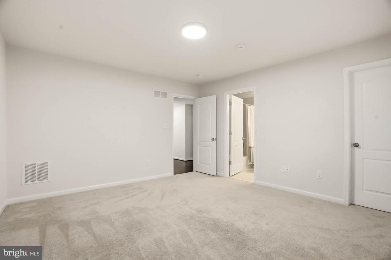 8001 Alchemy Way - Photo 5 of 30