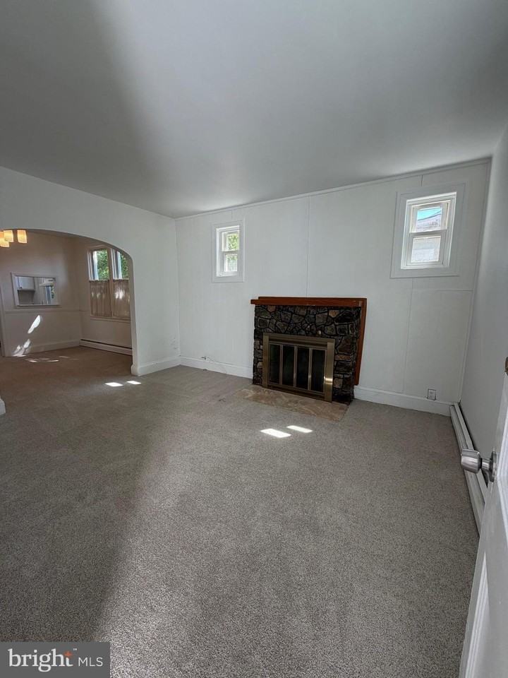 4611 Edmonston Rd #1 - Photo 5 of 40