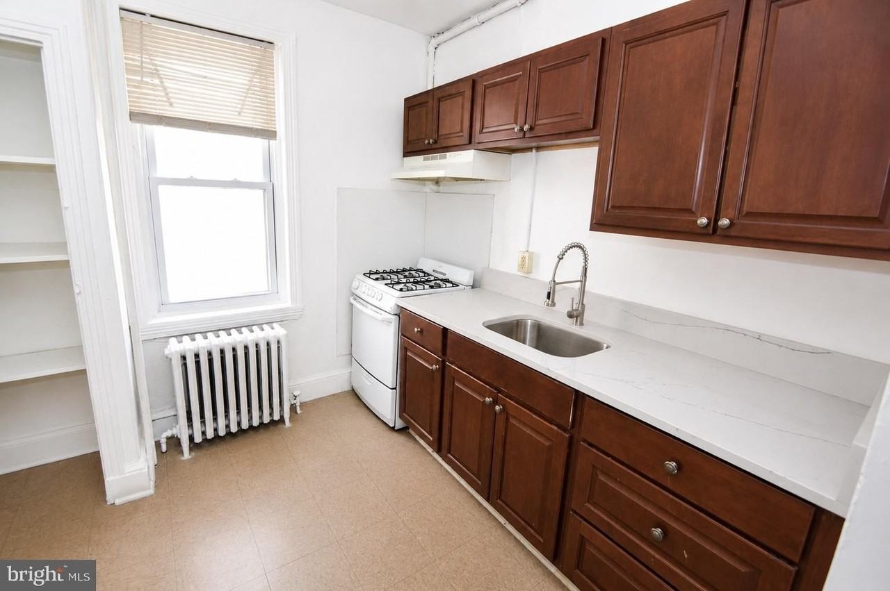219 Wood St - Photo 2 of 10