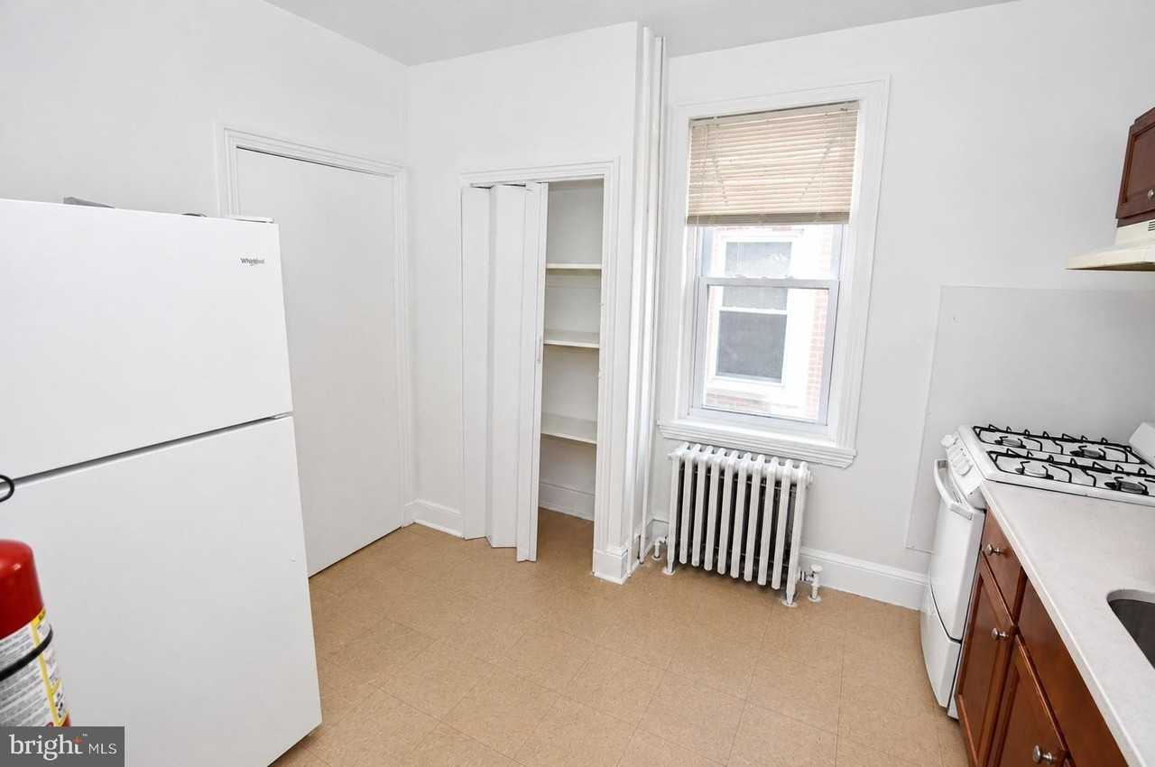 219 Wood St - Photo 3 of 10