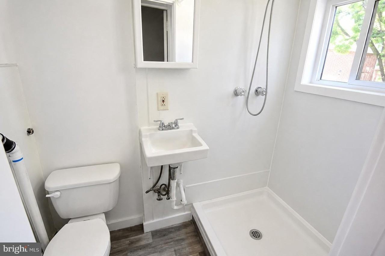 219 Wood St - Photo 5 of 10