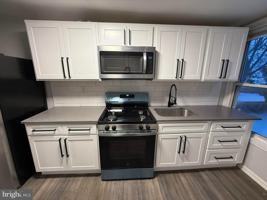 featured image of 212 Warren St #2