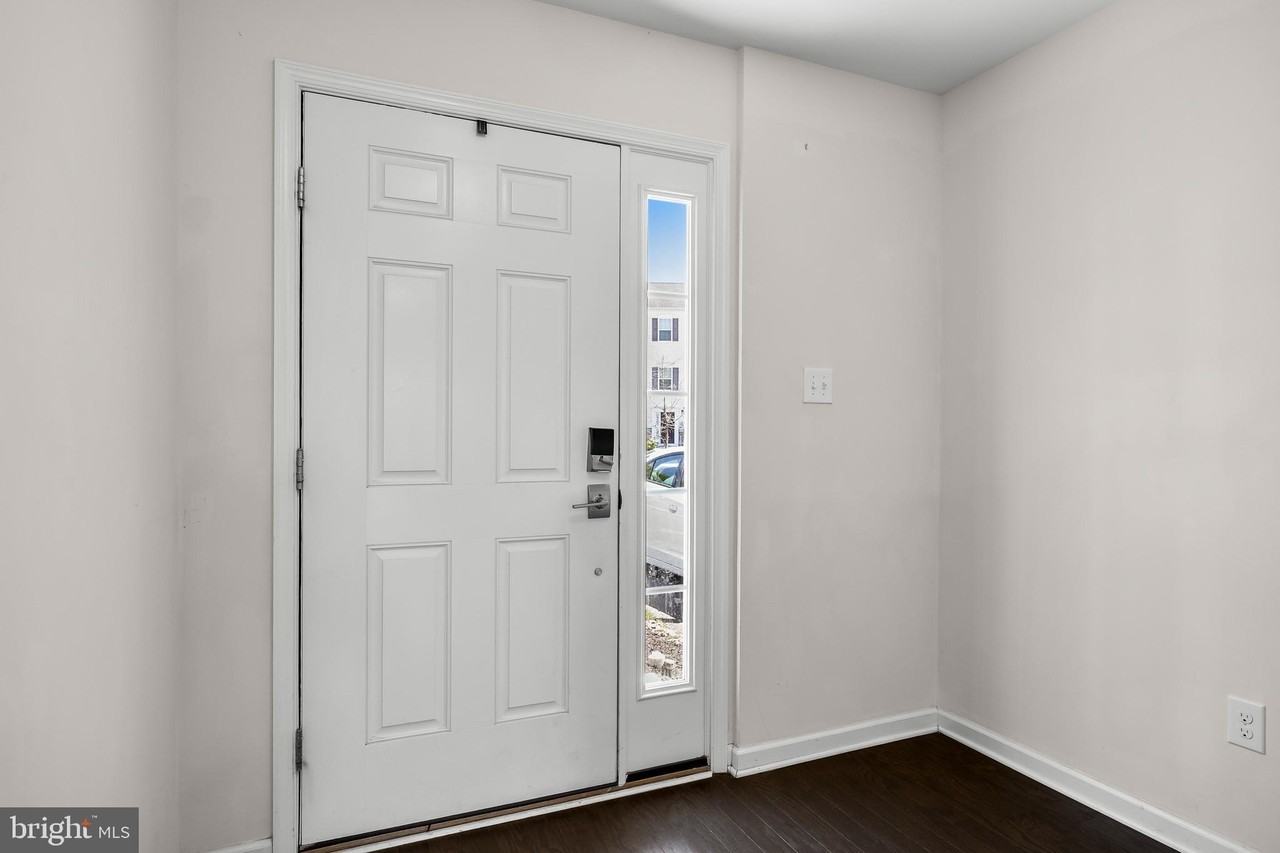 8 Iron Gate Rd - Photo 4 of 33
