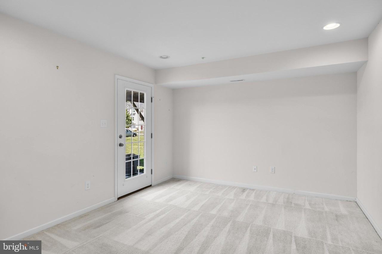 8 Iron Gate Rd - Photo 6 of 33