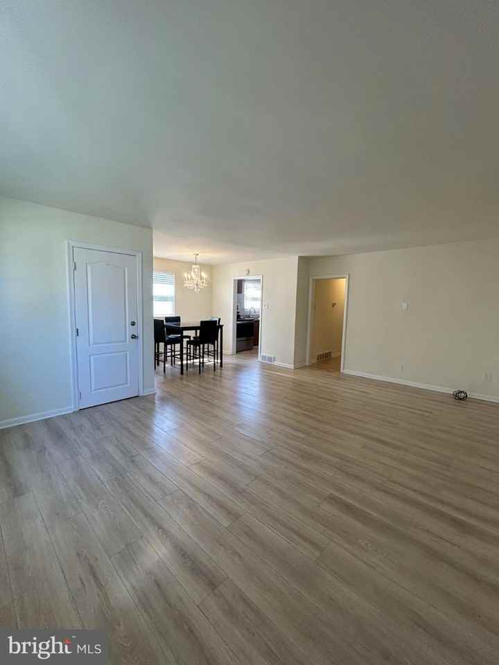 523 Donna Cir - Photo 2 of 19