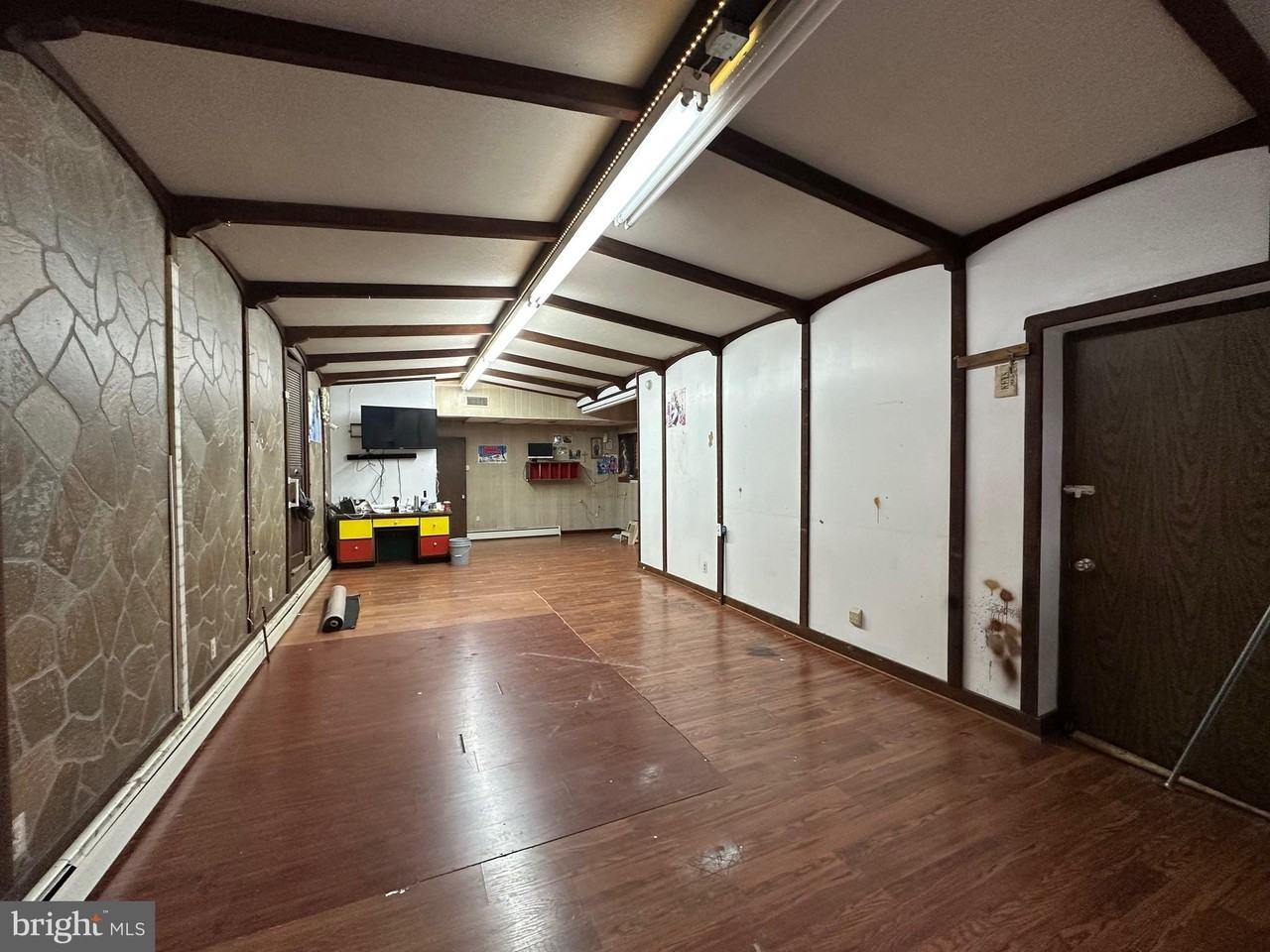 2033 W Passyunk Ave #1stFL - Photo 2 of 7