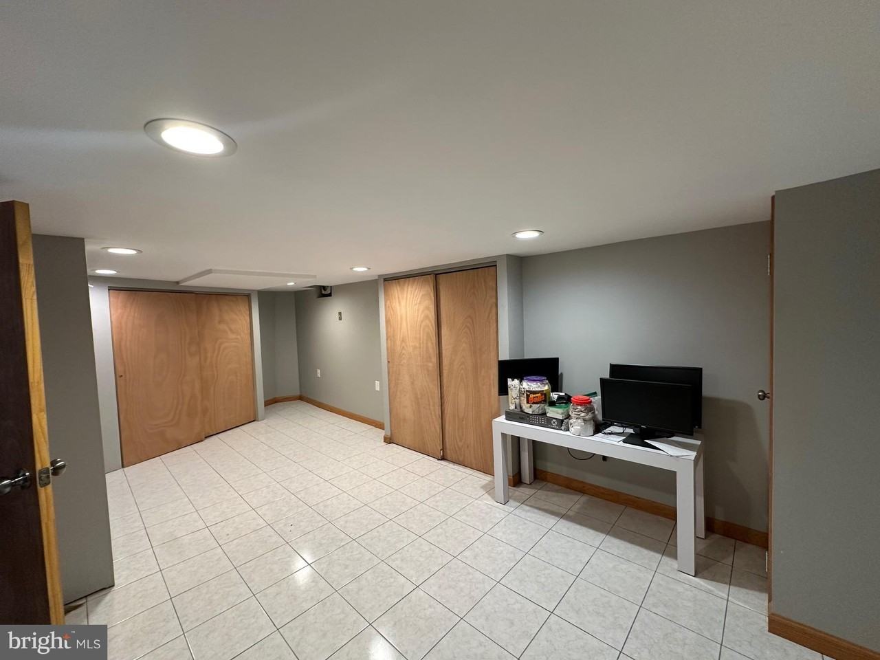 2033 W Passyunk Ave #1stFL - Photo 3 of 7